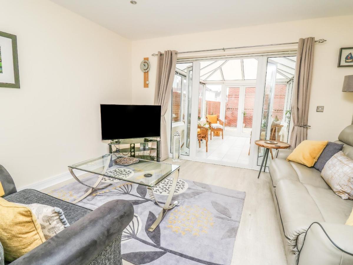 Villa 6 Erwr Brenhinoedd Ammanford Esterno foto
