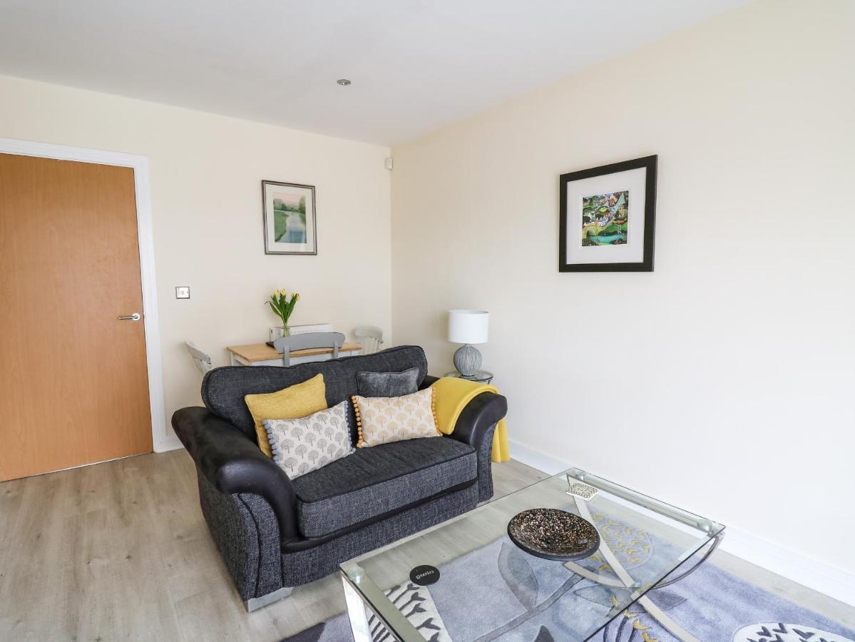 Villa 6 Erwr Brenhinoedd Ammanford Esterno foto