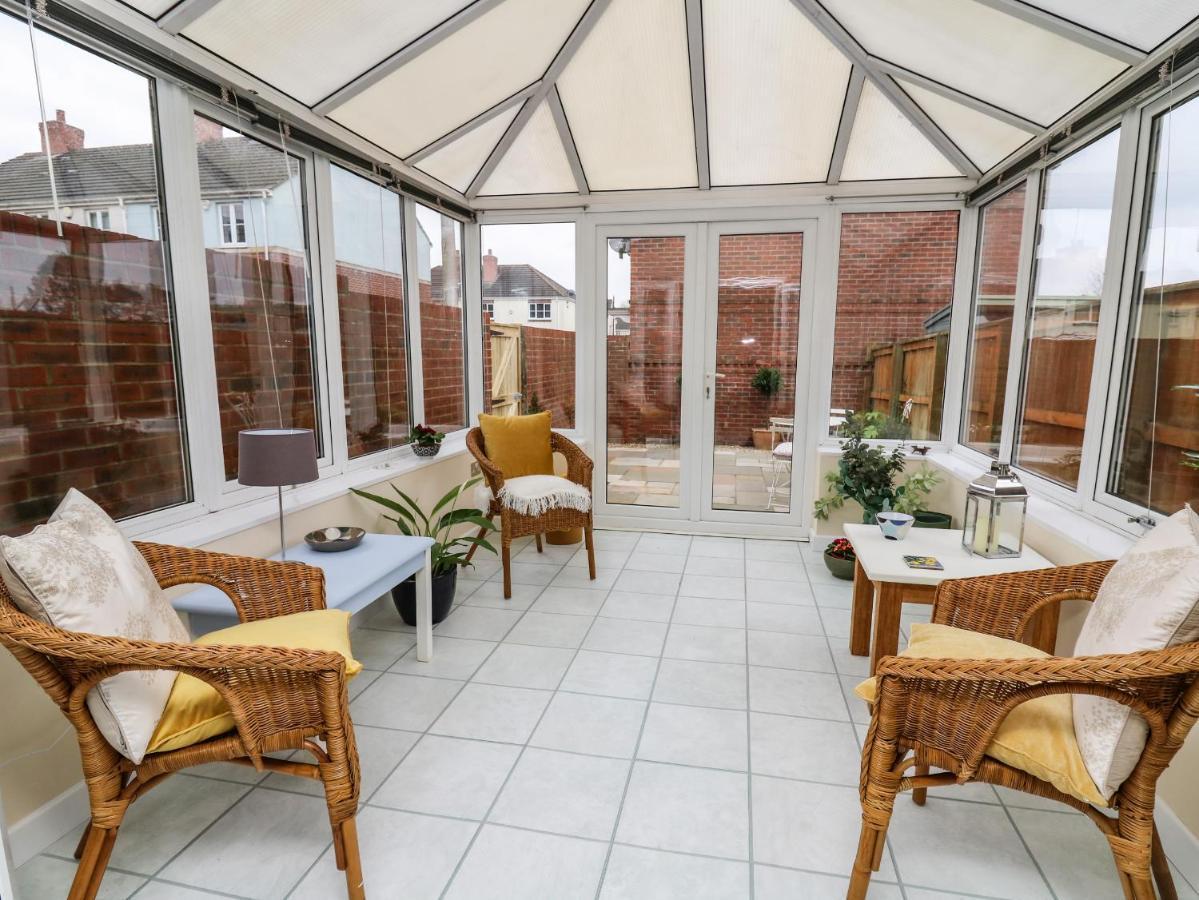 Villa 6 Erwr Brenhinoedd Ammanford Esterno foto