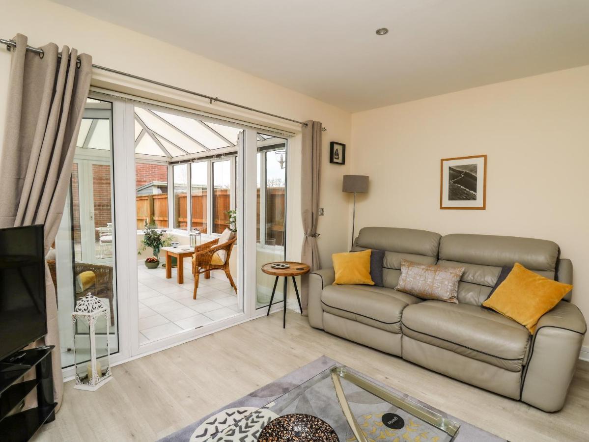 Villa 6 Erwr Brenhinoedd Ammanford Esterno foto