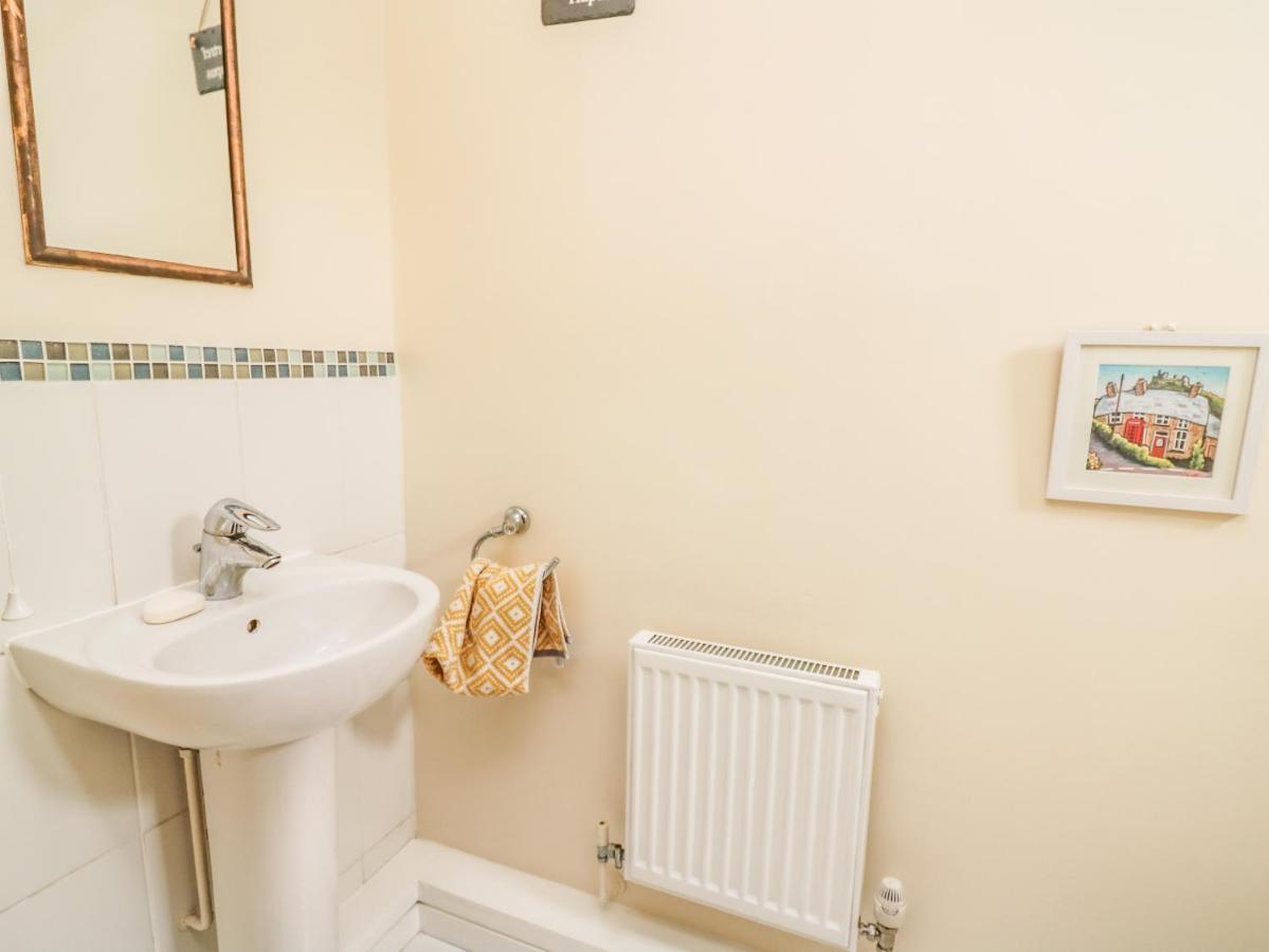 Villa 6 Erwr Brenhinoedd Ammanford Esterno foto
