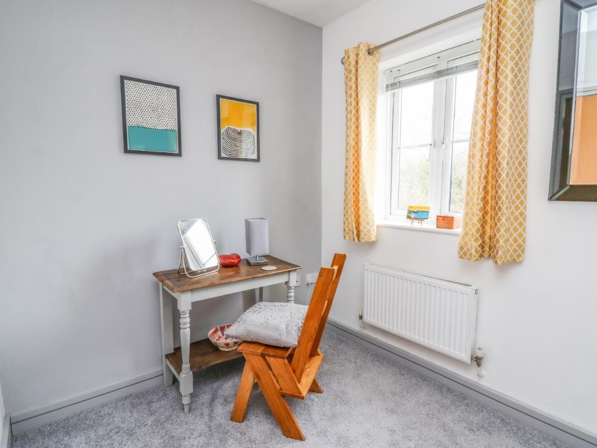 Villa 6 Erwr Brenhinoedd Ammanford Esterno foto